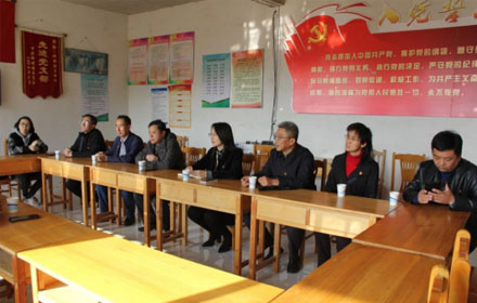 星空体育到历城区柳埠街道办长岭村开展联合党建和爱心捐赠活动